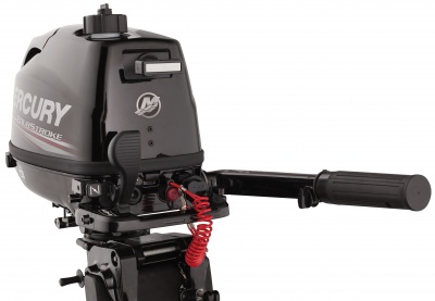 4-5-6HP FourStroke_3qtr_Stbrd-Fore_Cowl